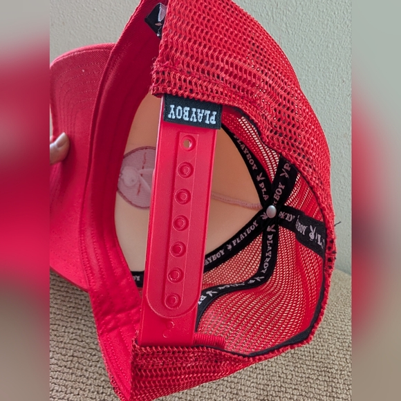 Playboy Bunny Heart Vintage Retro Snapback Trucker Cap Hat Unisex - Picture 6 of 7